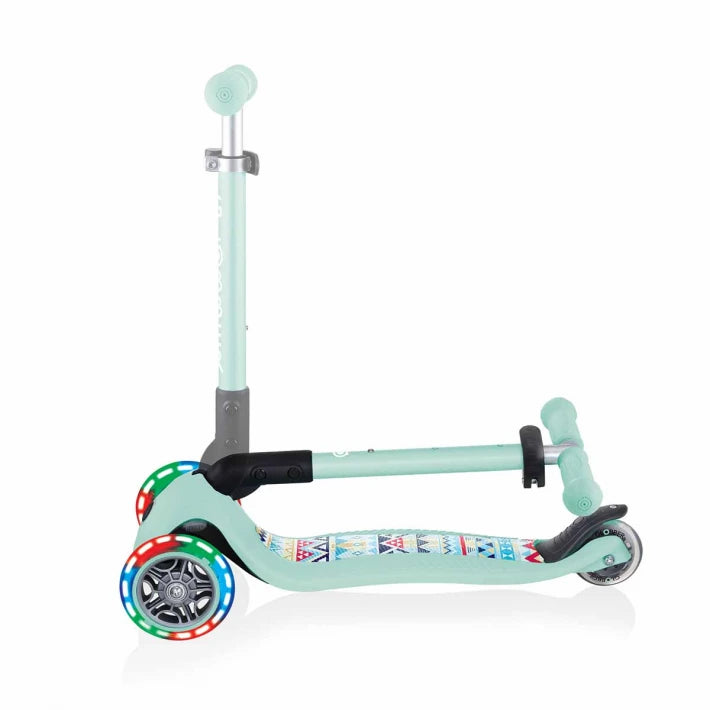 JUNIOR FOLDABLE FANTASY LIGHTS - 3 Wheel Scooter for Toddlers - mint green - MoonyBoon